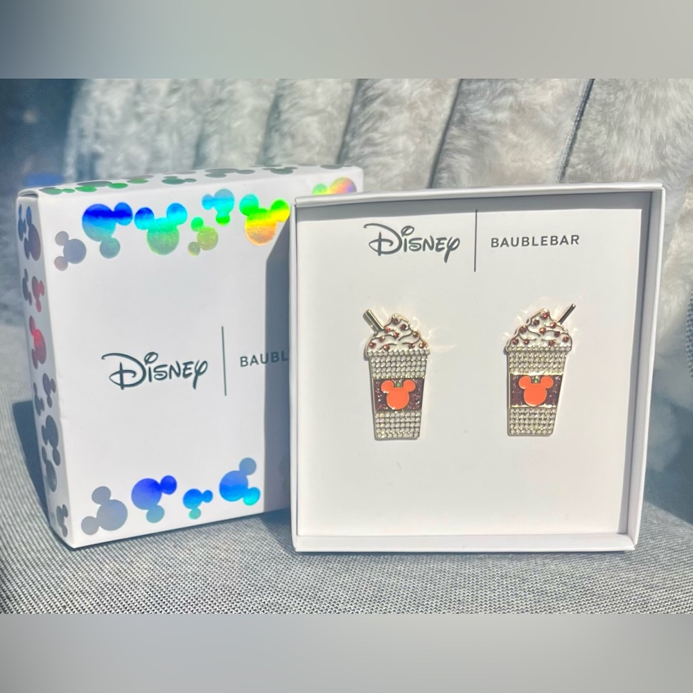 NIB!BAUBLEBAR X DISNEY EARRINGS! NWT! SO ADORABLE MICKEY MOUSE IN A 🎃 LATTE!